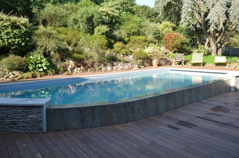 Intégrer une piscine dans son jardin